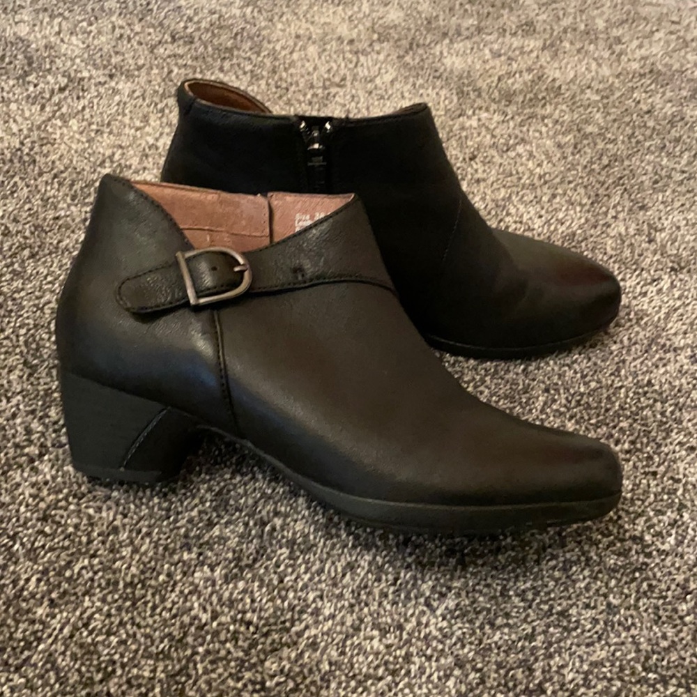 Dansko Comfort Darbie Booties